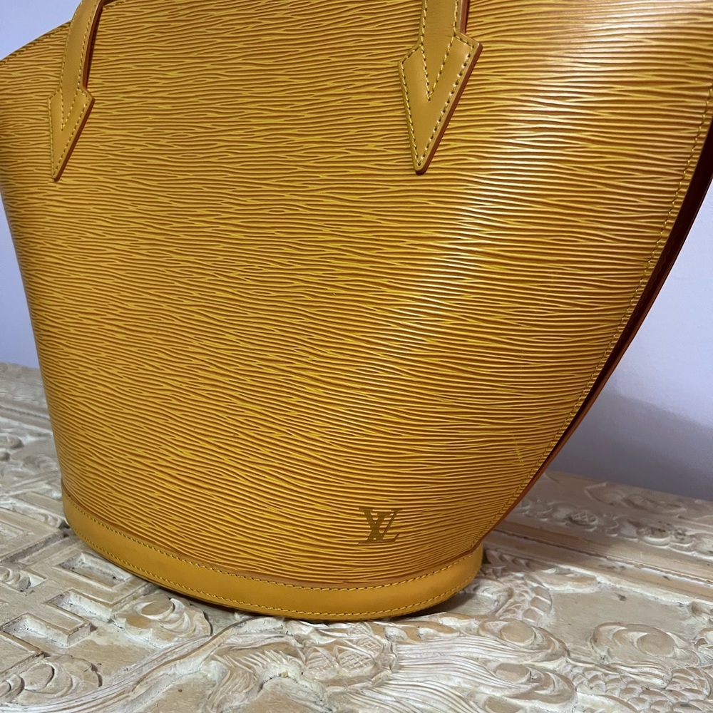 Lois Vuitton Satchel